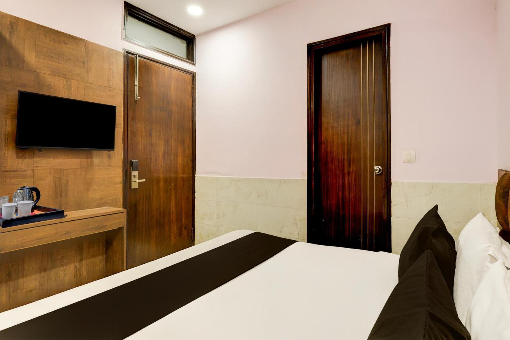 Super Hotel O Alipur Narela ภายนอก รูปภาพ
