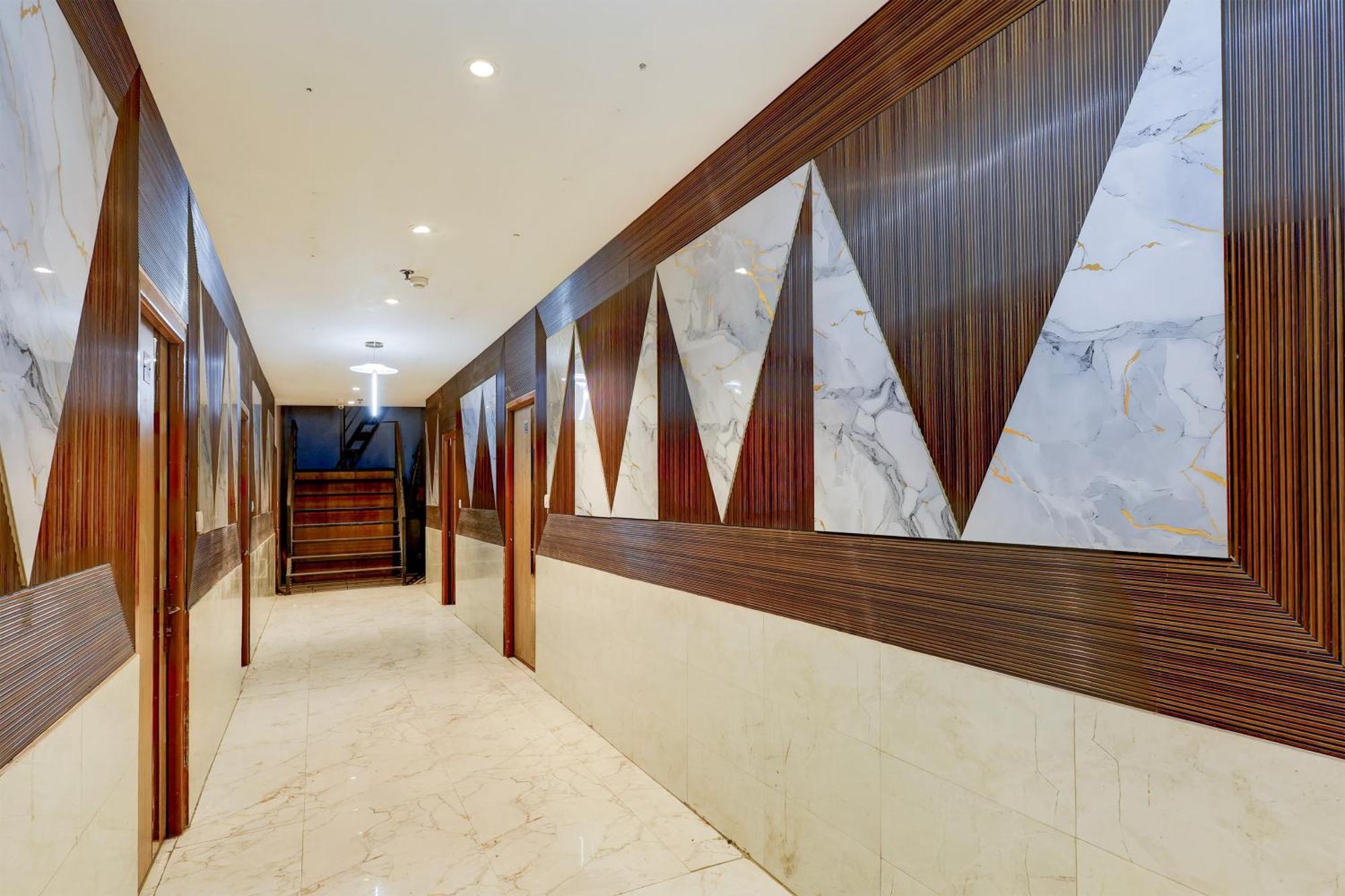 Super Hotel O Alipur Narela ภายนอก รูปภาพ